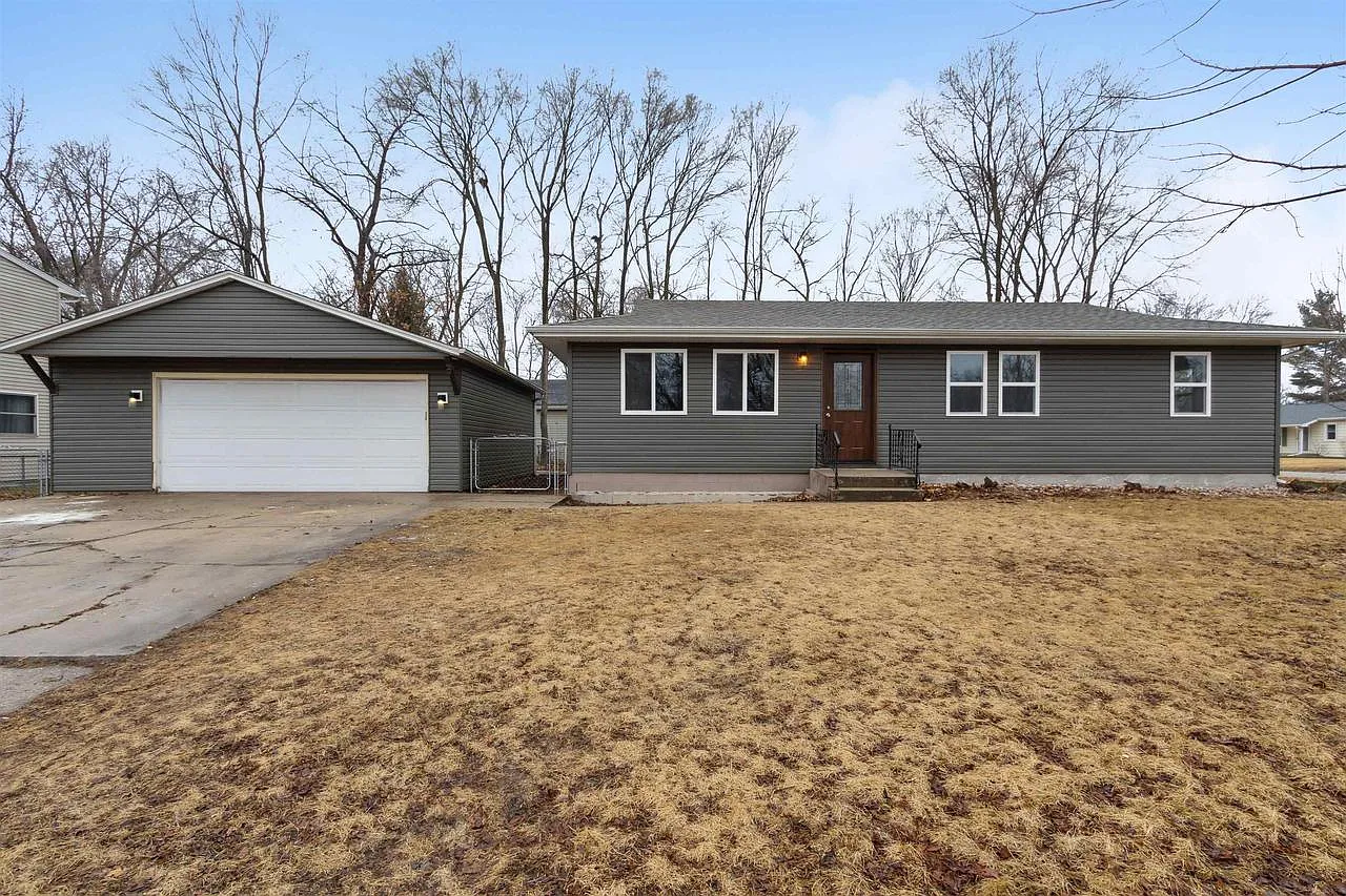 2296 Robinson Drive photo 1
