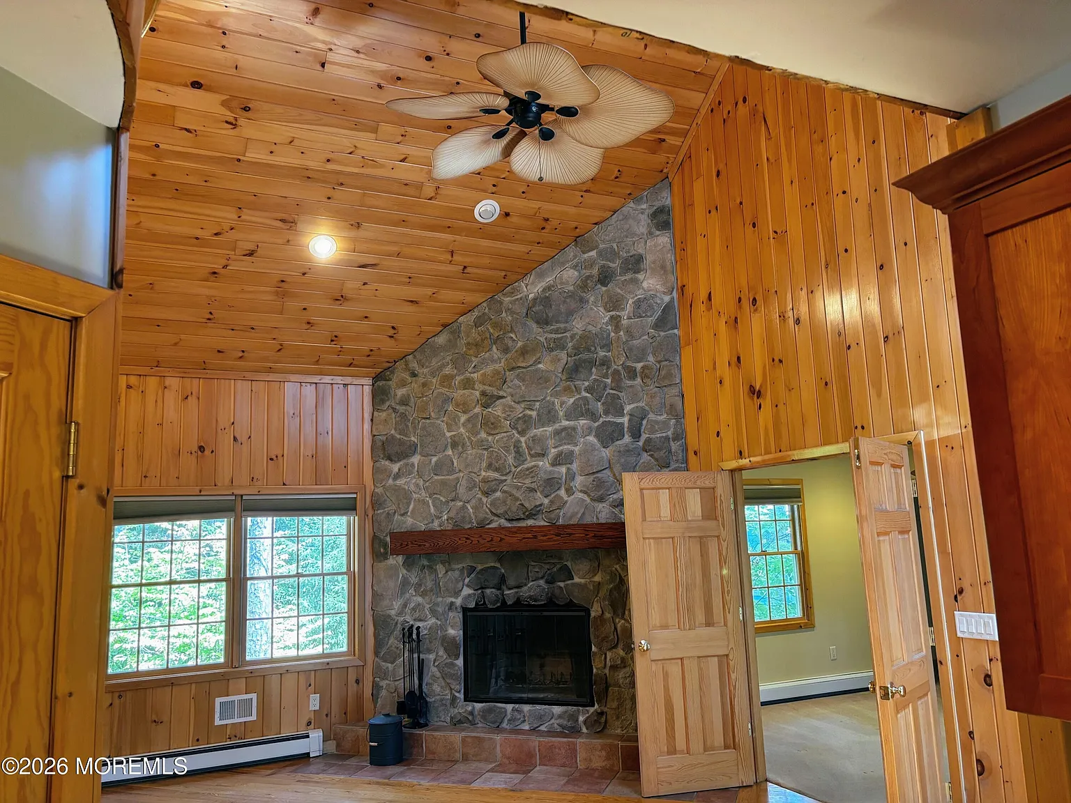 4 bed, 2208 sqft, $3,900 — Photo 3