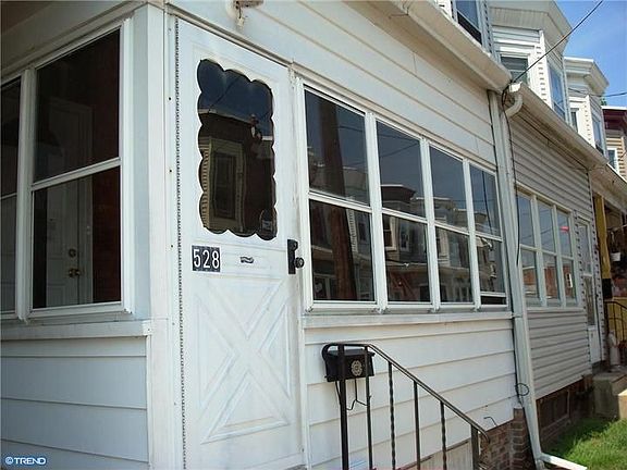 3rd image of 528 Bergen St