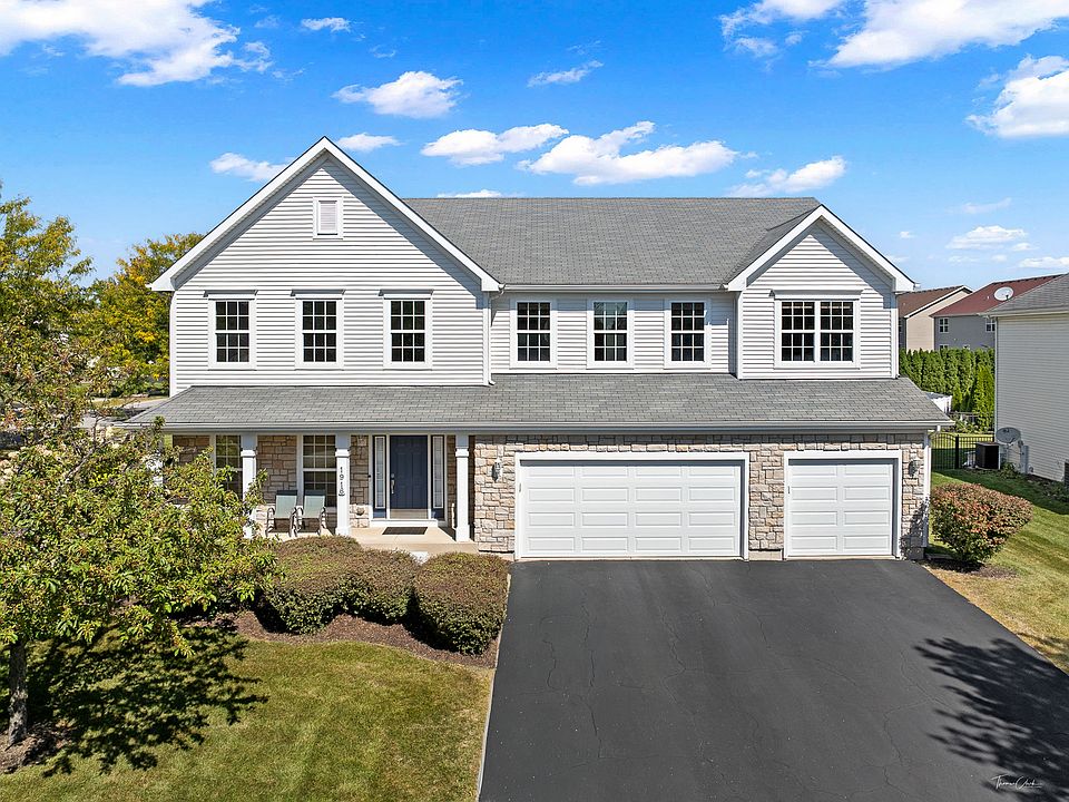 1st image of 1916 Blue Heron Cir