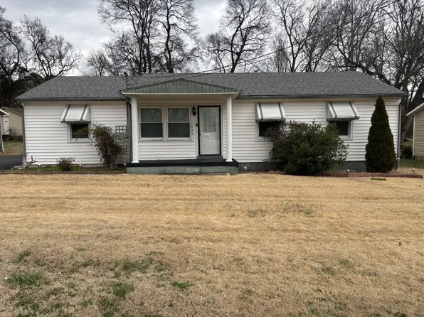 1923 Woodmont Dr, Columbia, TN 38401