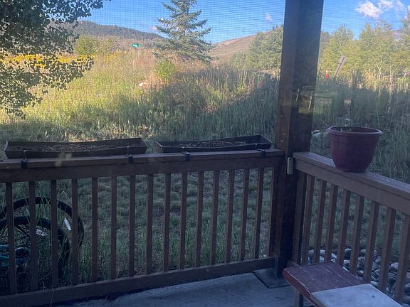 beautiful views of Buffalo Mtn and quick walk to Summit Stage.