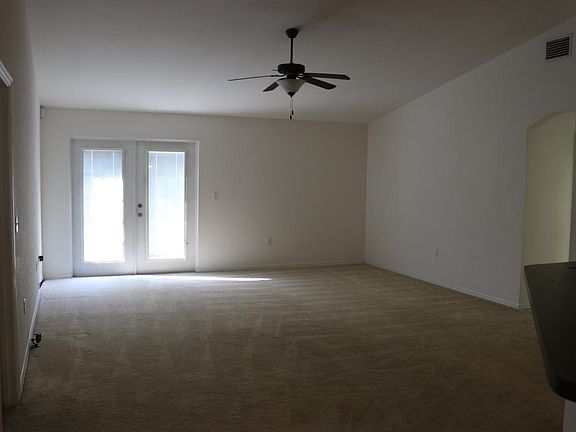 4th image of 326 Churchill Ct