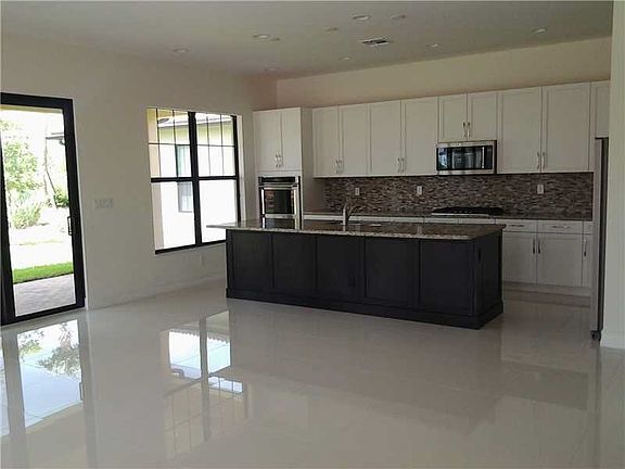 3rd image of 8865 Watercrest Cir W
