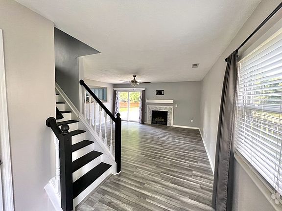 3rd image of 7573 Haverhill Ln