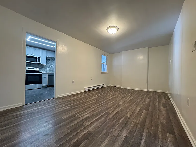 132-134 S 7th St #2 — Photo 7