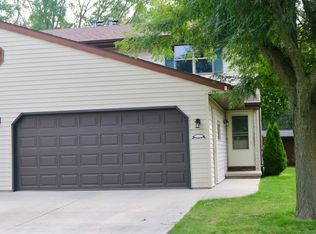 1820 N Whitney Dr, Appleton, WI 54914