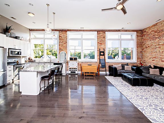 3rd image of 2214 S. State Street #204