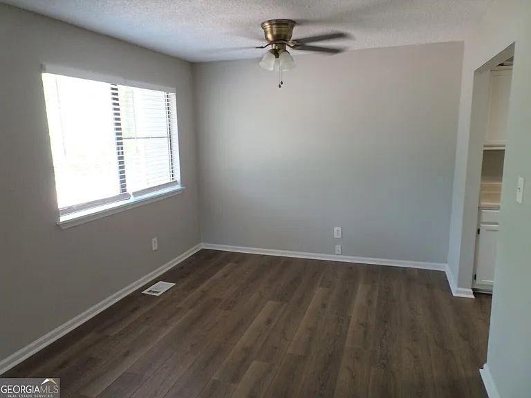 13 Oakmount Dr — Photo 3