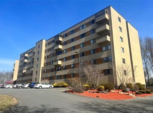 52 Putter Dr #607S, Wallingford, CT 06492