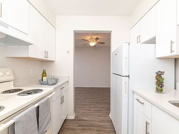 3rd image of 321 NW 21st Ln #23
