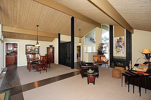 2nd image of 285 Lakefield Pl