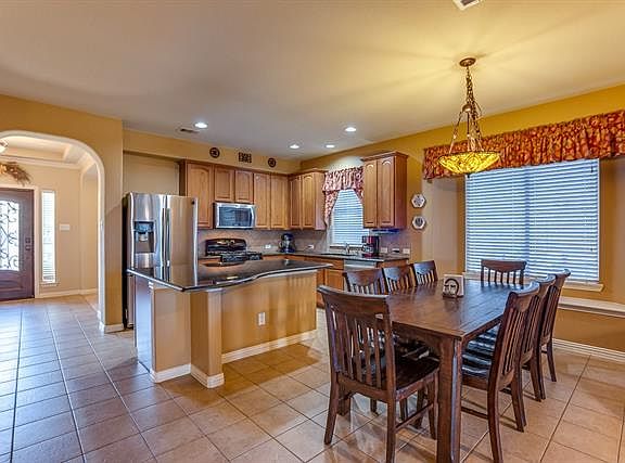 5th image of 2305 Elm Valley Dr