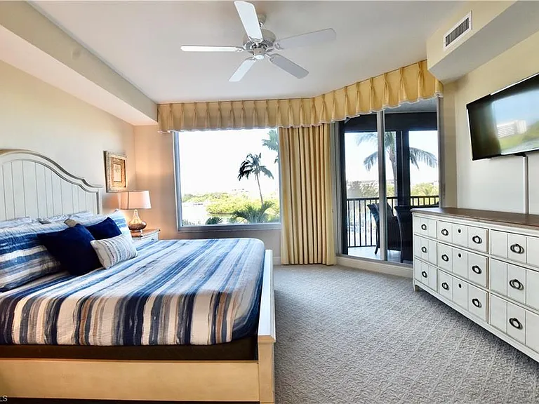 430 Cove Tower Dr #302 — Photo 10