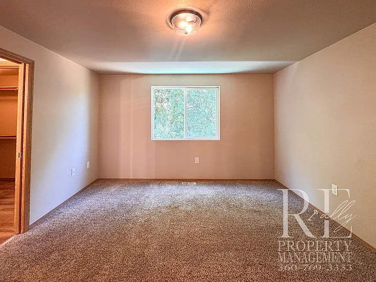 2090 NE Green Glen Ln — Photo 18