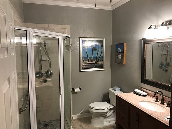 3rd image of 318 Palmetto St