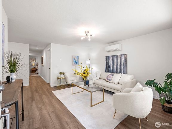 3rd image of 25 E Intercity Avenue