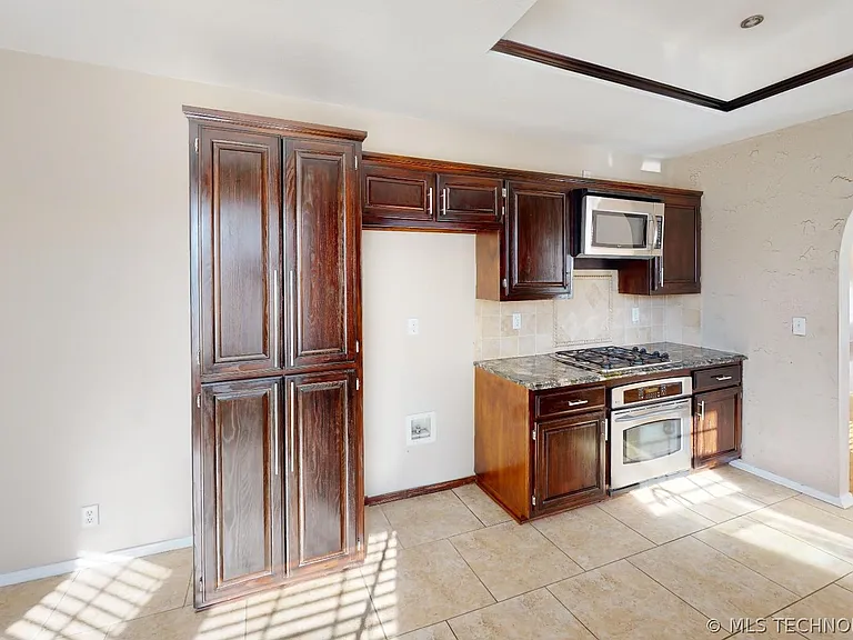 7434 S 95th East Ave — Photo 11