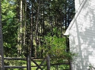 32 Pine Hill Rd, Easthampton, MA 01027