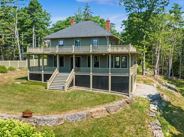 1 Chimes Lane, Boothbay Harbor, ME 04538