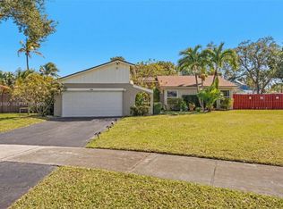 3802 NW 1st Pl, Deerfield Beach, FL 33442