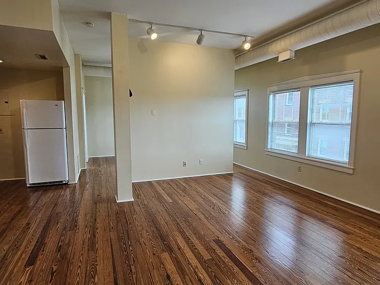 1401 W 75th St #B — Photo 4
