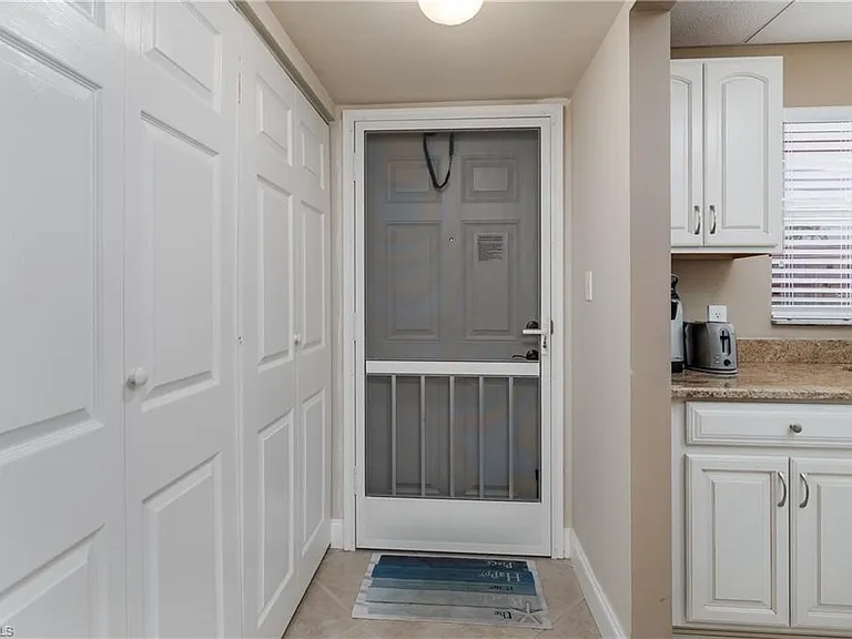 180 Turtle Lake Ct — Photo 12