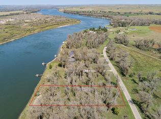 9462 Island Rd, Bismarck, ND 58503