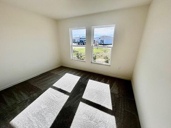 3rd image of 1241 Stone Ridge Cir