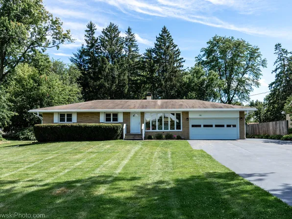 711 79th Pl, Downers Grove, IL 60516