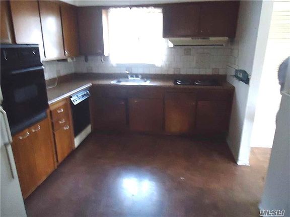 5th image of 405 Venetian Blvd