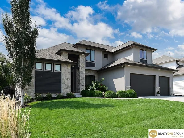 23603 Berry St, Elkhorn, NE 68022