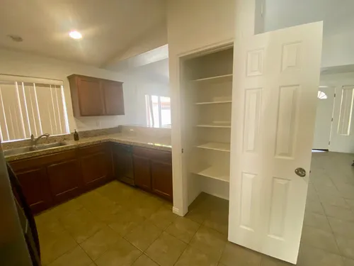37623 Glenn Ave Photo 1