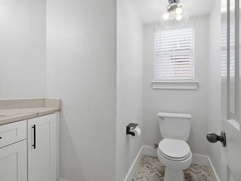 8603 Solano Dr — Photo 22