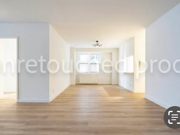 400 East 54th Street image 2 of 24