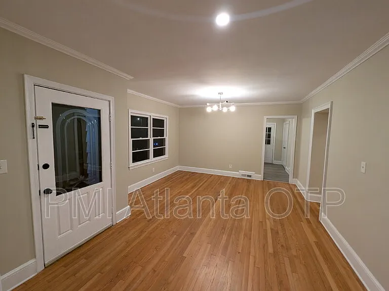1952 Wellbourne Dr NE — Photo 5