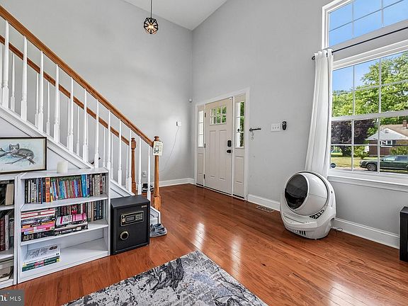 5th image of 531 Prince St