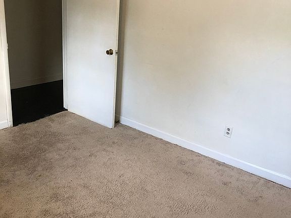 5th image of 102 Duke St