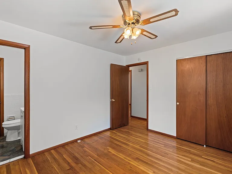 6138 Emerald Ave — Photo 11