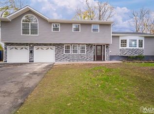 1484 Pawnee Rd, North Brunswick, NJ 08902