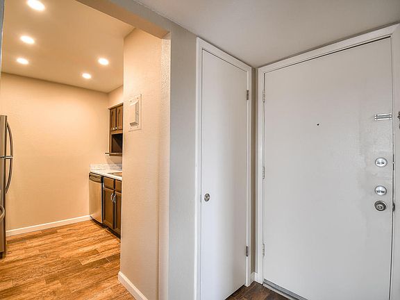 5th image of 3825 Montgomery Blvd NE APT 125