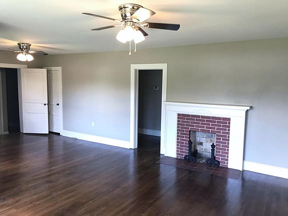 3rd image of 467 W Main St