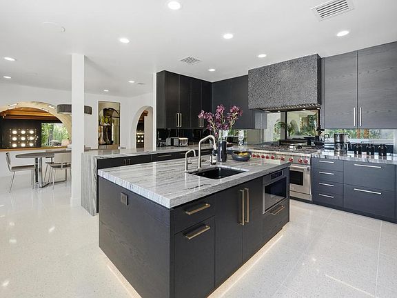 5th image of 70663 Oroville Cir