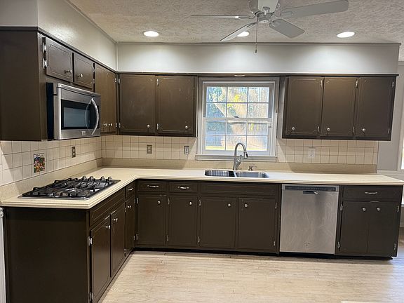 3rd image of 5065 Green Oak Dr SW