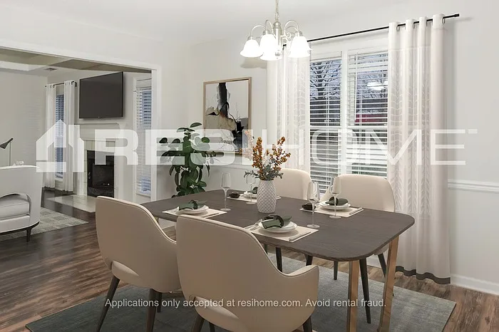 113 Castleridge Dr — Photo 3