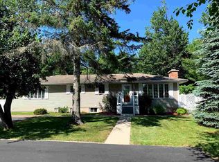 4870 Danforth Rd, Escanaba, MI 49829