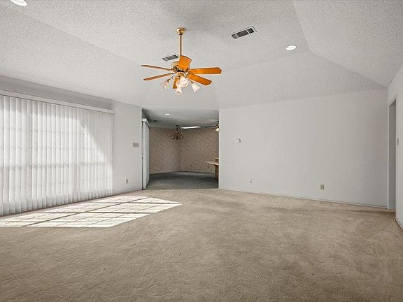 5th image of 118 Aransas Ave