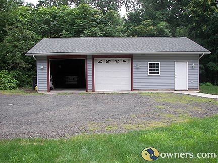 Oversized 2-car garage w/work area