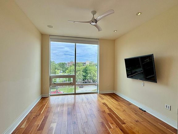 3rd image of 601 W Rosemary St #319
