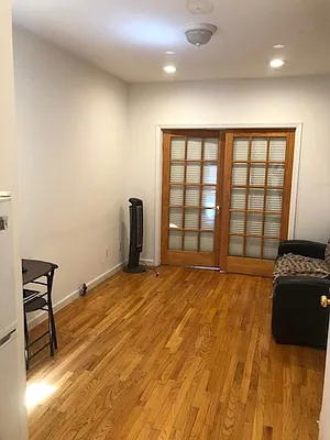 Rented by Aryeh Realty | media 30